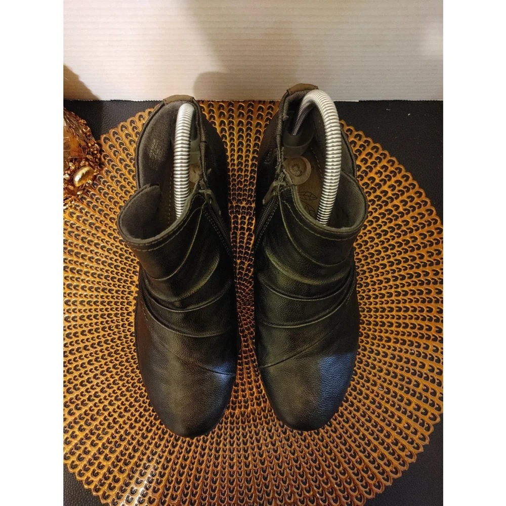 Earth Origins Natalie Leather Booties Size 8